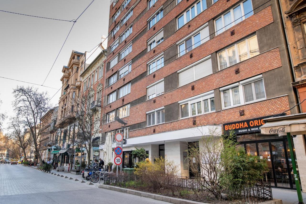 N28 In Andrassy Boulevard. *